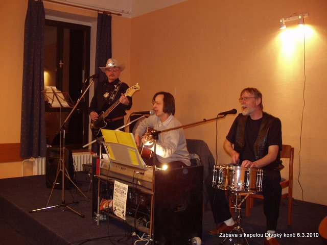 Zábava s kapelou Divoký koně v Kulturáčku v sobotu 6.3.2010