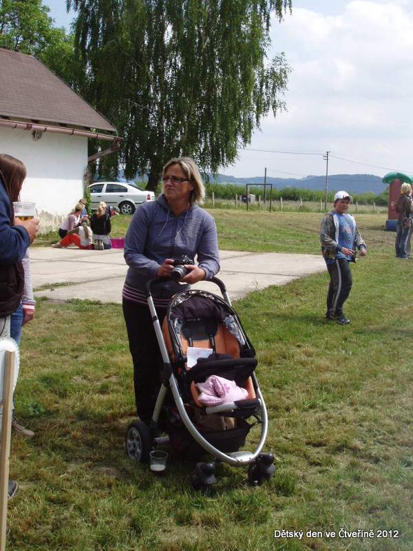 Dětský den na zahradě školy