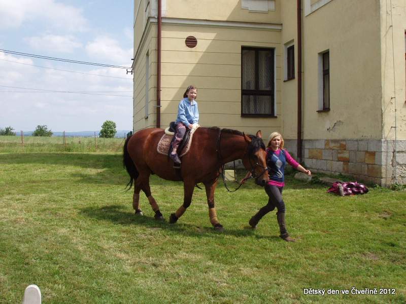 Dětský den na zahradě školy